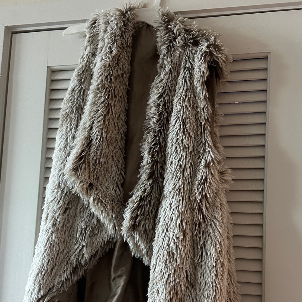 Women's Faux Fur Vest - Gray